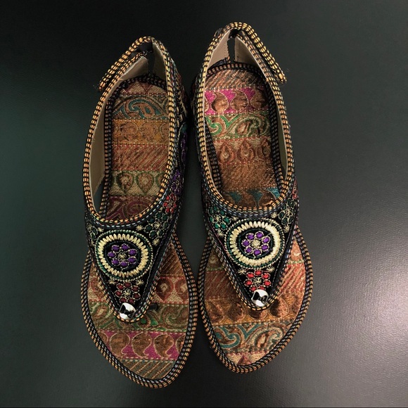 Hand Embroidered Sandals - Picture 3 of 5